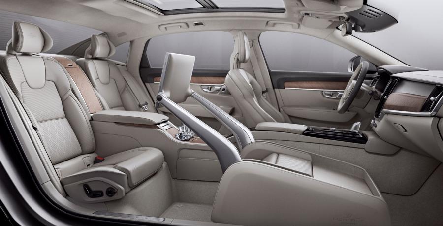 Интерьер Volvo S90 T5 Inscription 2017 года  (CN) (фото 7 из 11)